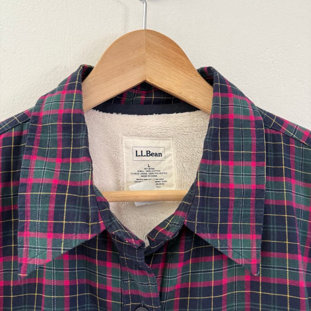 L.L. Bean Button Down Shirt Flannel Women Size Large Plaid Sherpa Fleece Shacket - Picture 2 of 8